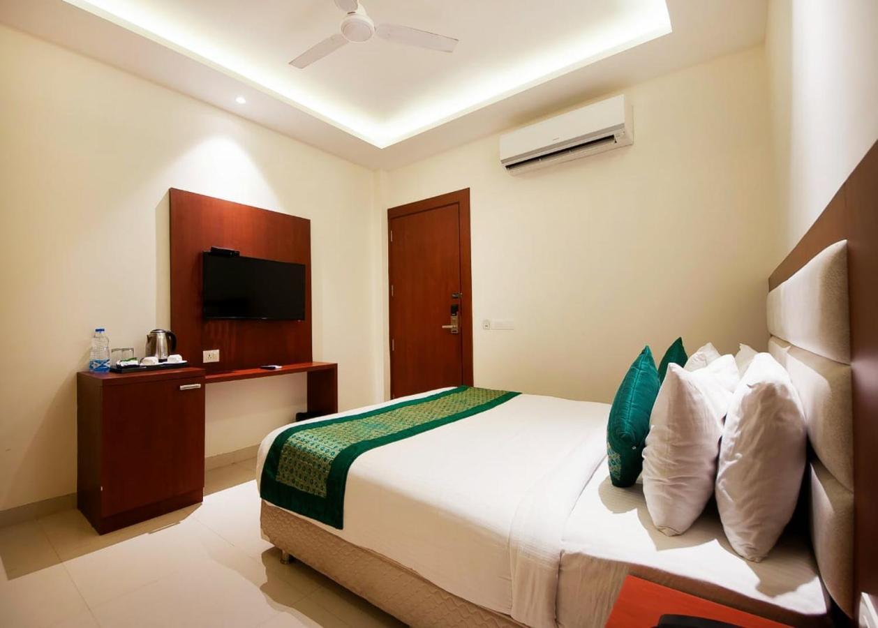 Hotel Z Suite-Near Delhi Airport Nuova Delhi Esterno foto