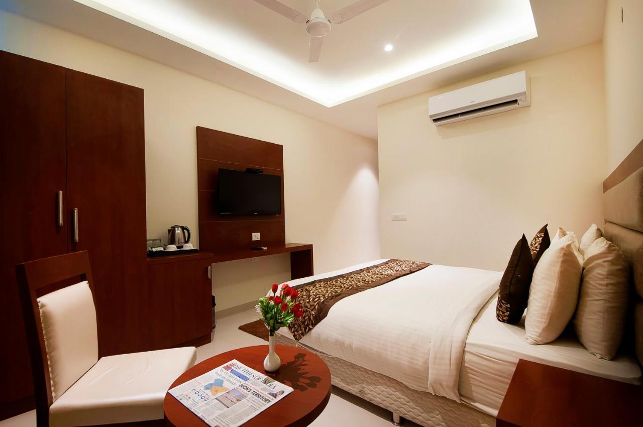 Hotel Z Suite-Near Delhi Airport Nuova Delhi Esterno foto