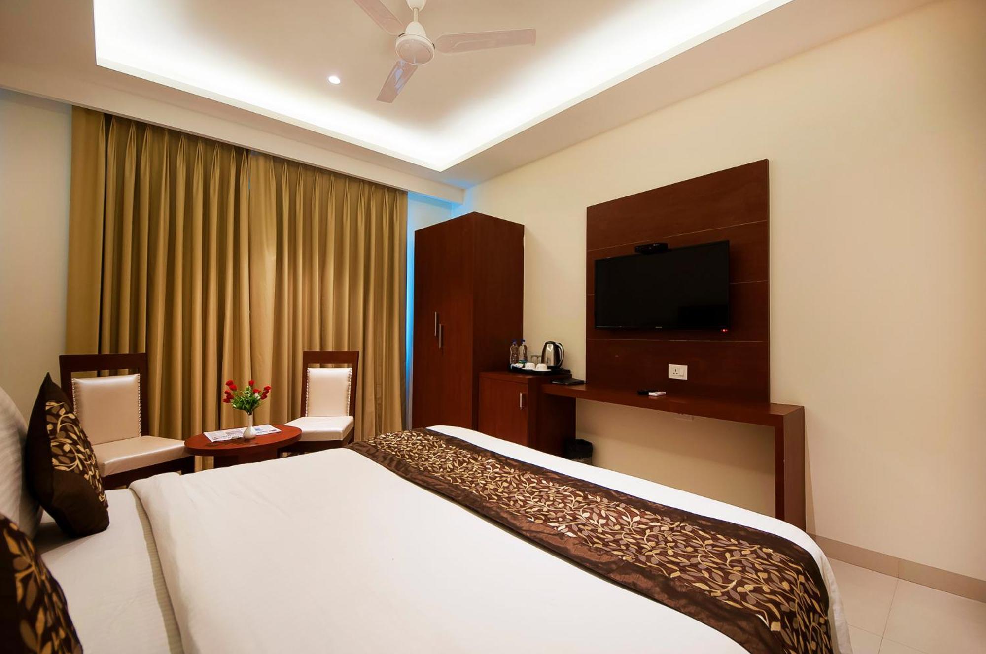 Hotel Z Suite-Near Delhi Airport Nuova Delhi Esterno foto