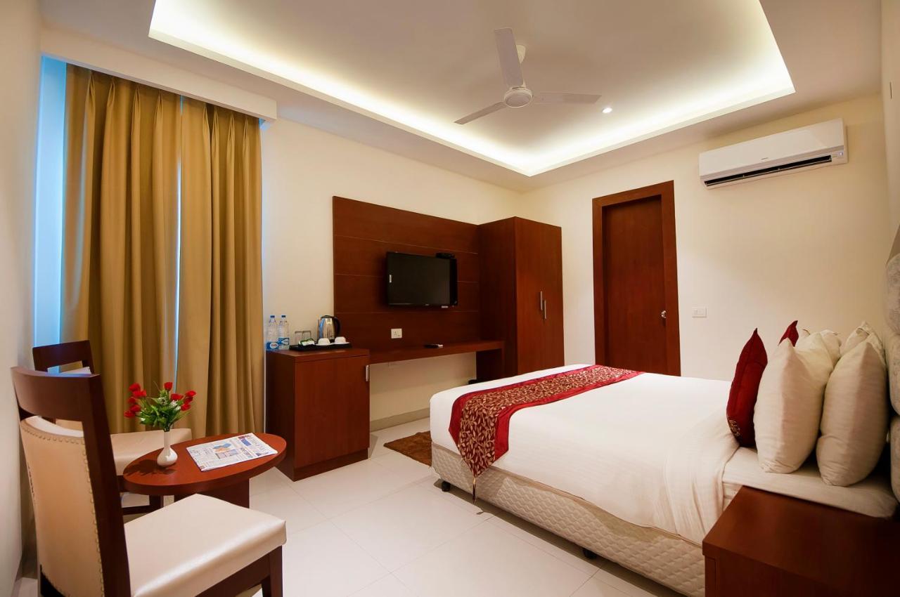Hotel Z Suite-Near Delhi Airport Nuova Delhi Esterno foto