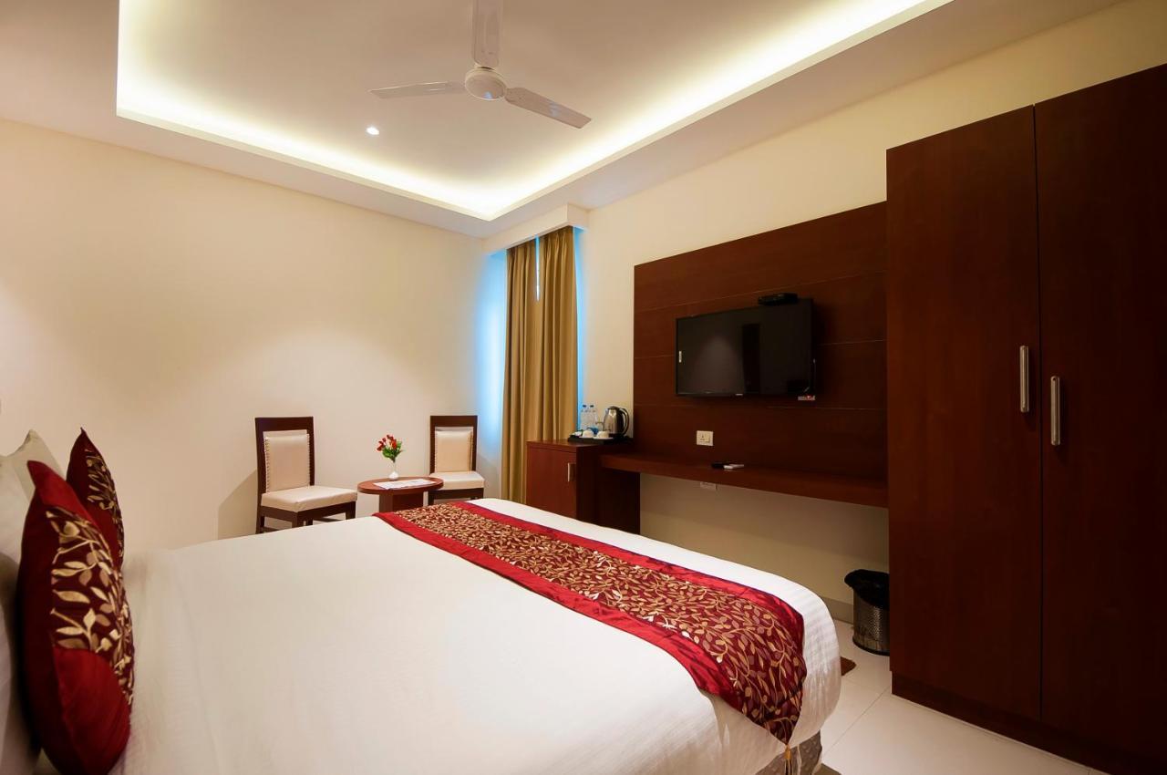 Hotel Z Suite-Near Delhi Airport Nuova Delhi Esterno foto