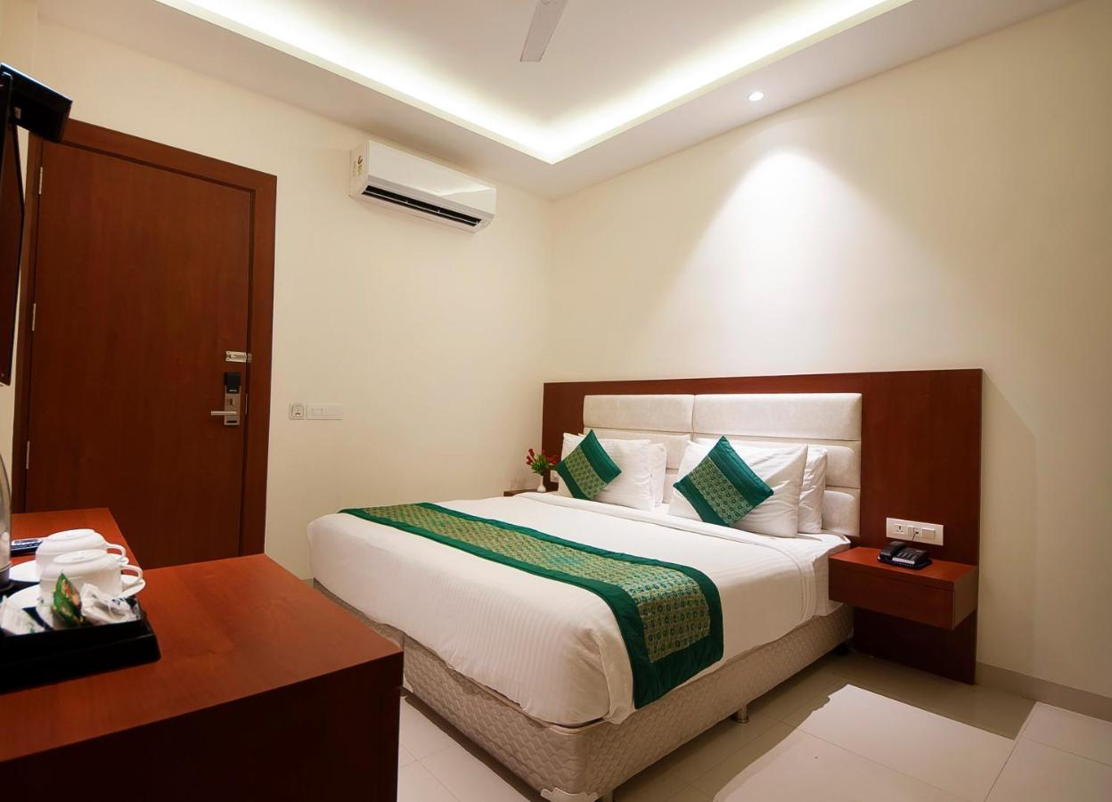 Hotel Z Suite-Near Delhi Airport Nuova Delhi Esterno foto
