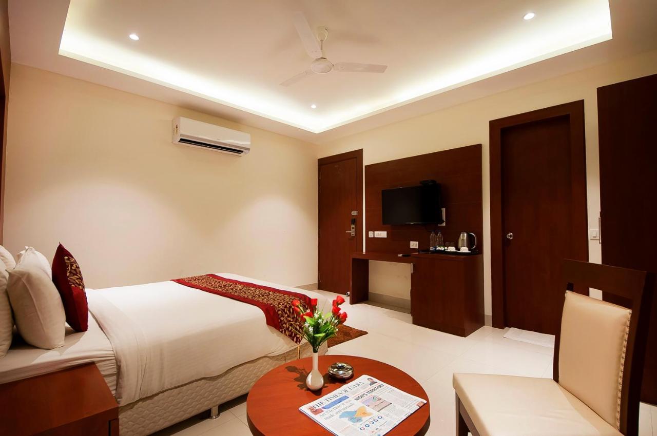 Hotel Z Suite-Near Delhi Airport Nuova Delhi Esterno foto