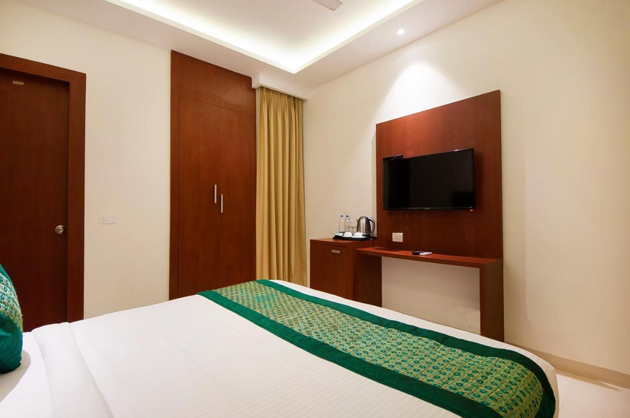 Hotel Z Suite-Near Delhi Airport Nuova Delhi Esterno foto