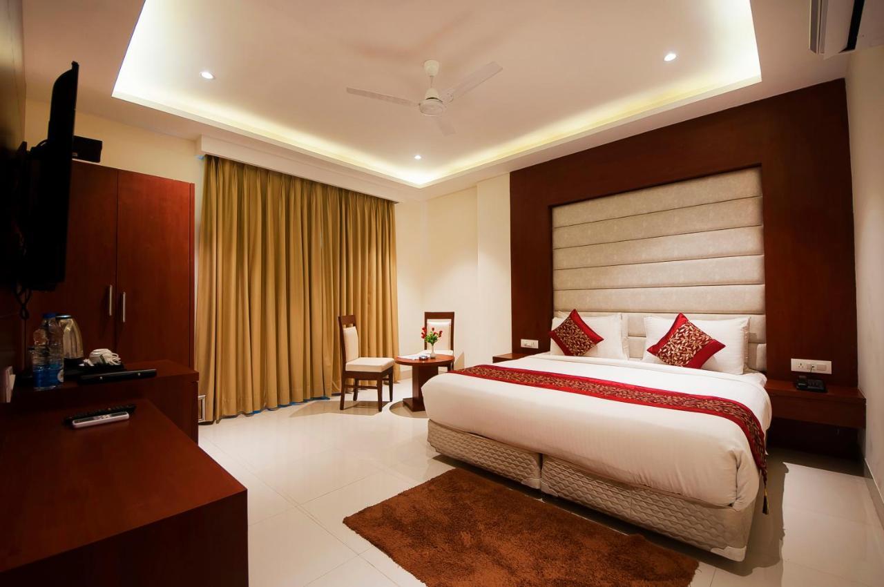 Hotel Z Suite-Near Delhi Airport Nuova Delhi Esterno foto